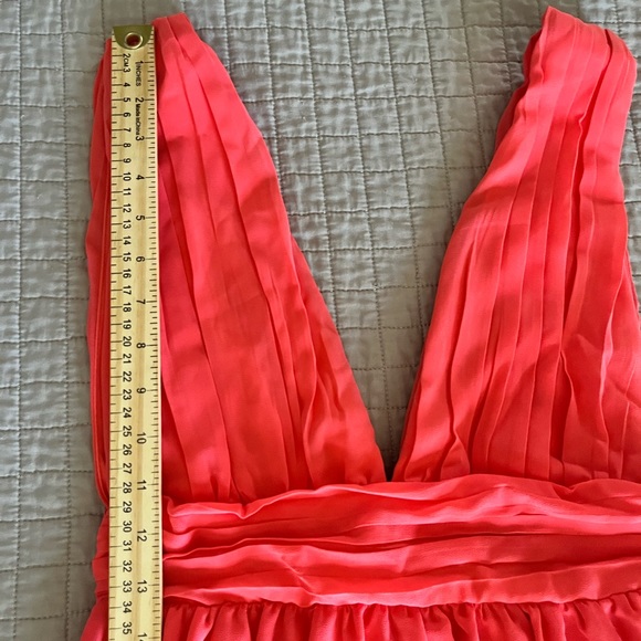 Lulu’s midi dress 👗 - Picture 10 of 15